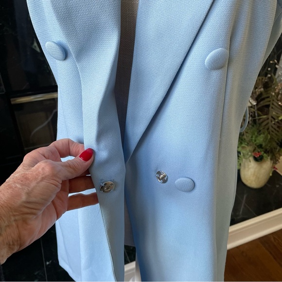 FOREVER 21 - Picture 3 of 8